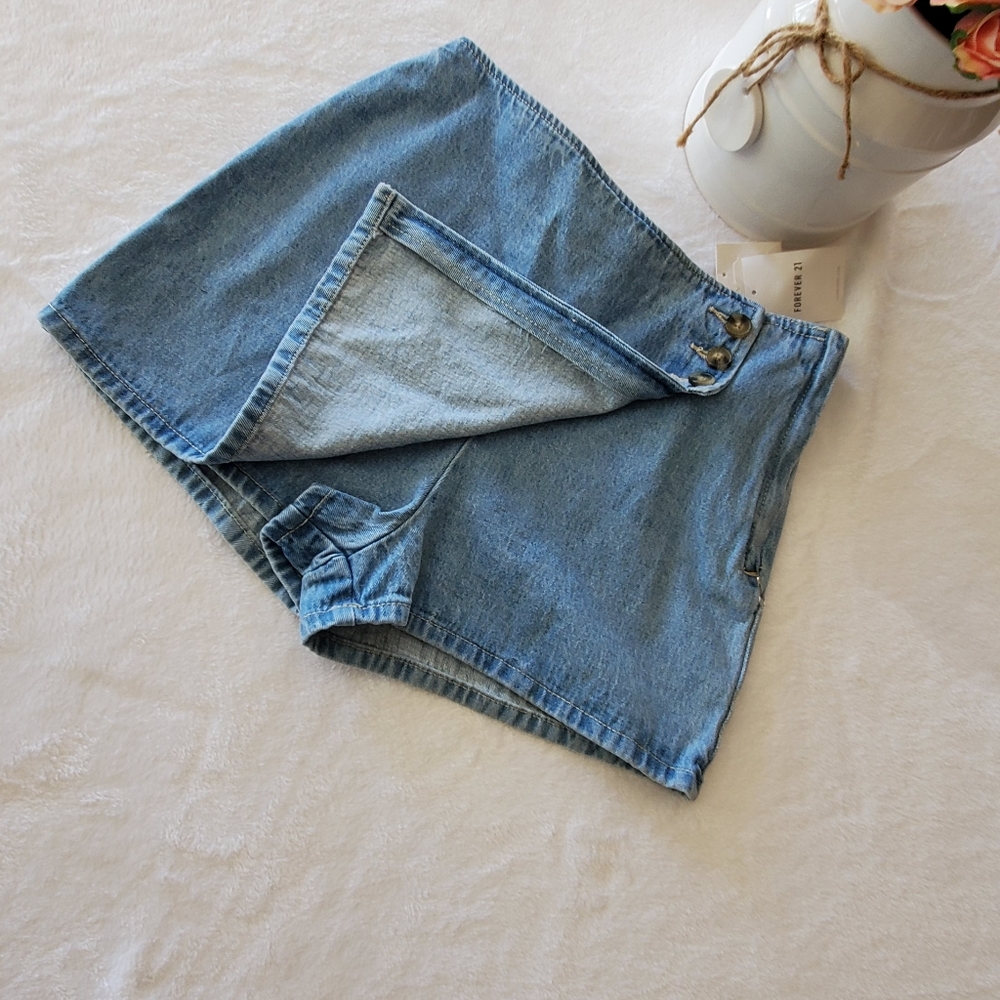 Women shorts - Picture 5 of 11